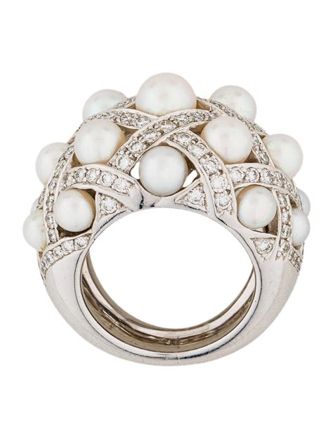 chanel oval ring with pearls